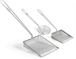 A picture of xRUBBER HANDLE S/STEEL 8" SKIMMER 80mesh