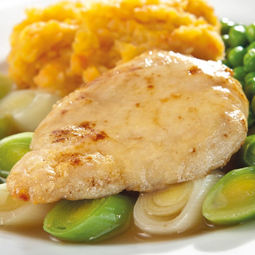 A picture of Green Gourmet British Red Tractor Raw Chicken Breast Fillet